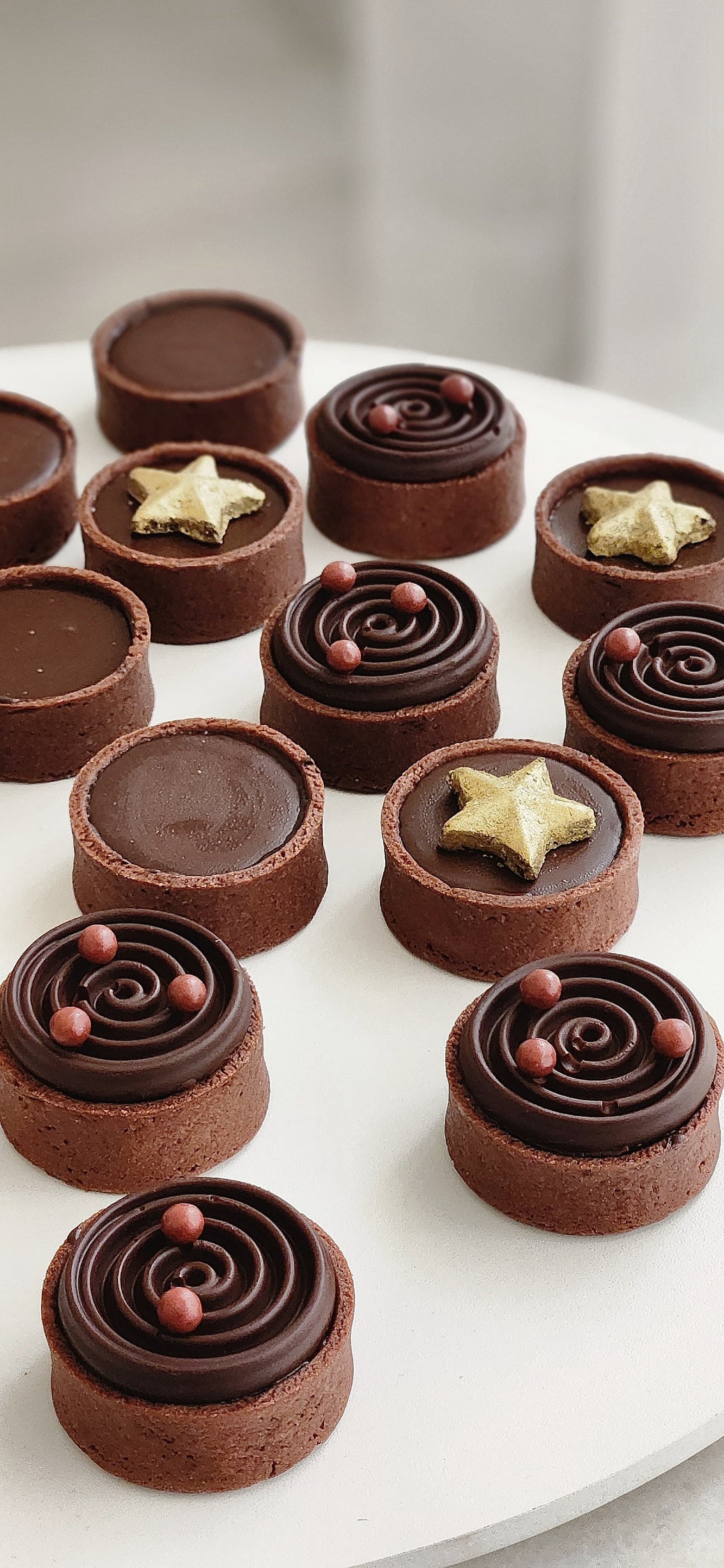 Luxury Tarts Chocolate and Salted Caramel flavour - box of 12